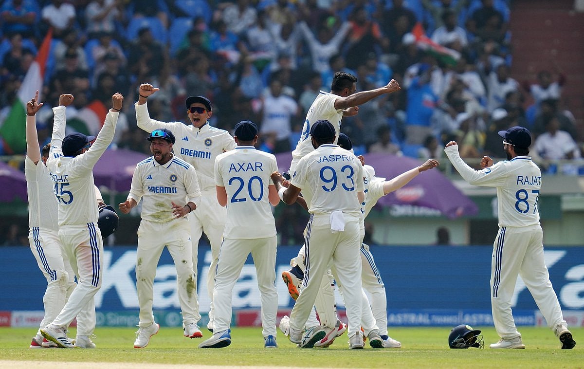 372 ரன்கள் வித்தியாசத்தில் இந்திய அணி வரலாற்று சாதனையோடு அபார வெற்றி தொடரில் 2-1 என்ற கணக்கில் முன்னிலை !