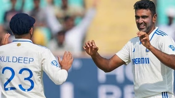 தொடரை கைப்பற்றும் முனைப்பில் இந்தியா :  அனில் கும்ப்ளே சாதனையை சமன் செய்த அஸ்வின்!