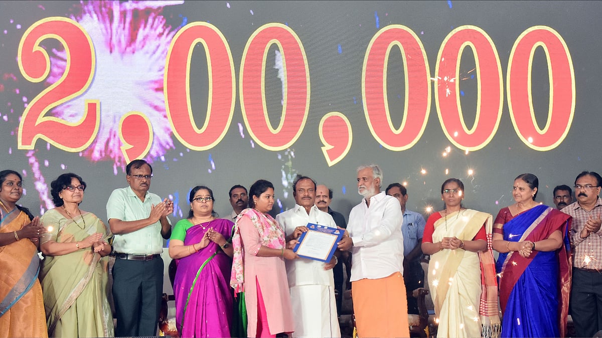 100 வேலைவாய்ப்பு முகாம் : 2 லட்சம் பேருக்கு பணி நியமன ஆணை - அசத்தும் தி.மு.க அரசு!