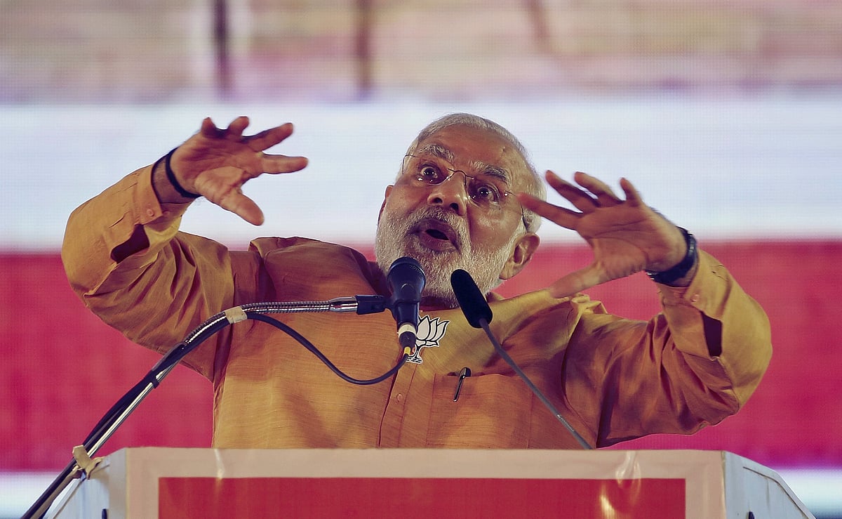 இப்போதைய பிரதமர் நேருவா, மோடியா?