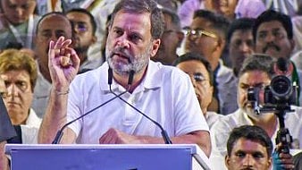 ”குரல் எழுப்பினால் மோடி என்ற அதிகாரம் கொதிப்படைகிறது” : ராகுல் காந்தி MP தாக்கு!