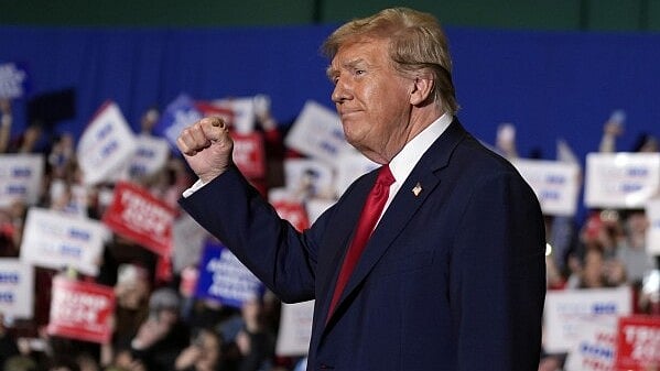 உச்சநீதிமன்ற தீர்ப்பால் மறுவாழ்வு பெற்ற டொனால்ட் டிரம்ப் : பரபரப்பான அமெரிக்க அரசியல்... நடந்தது என்ன ? 