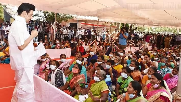 மகளிர் தொகை முதல் மாதவிடாய் விடுமுறை வரை: தேர்தல் 2024 திமுக அறிக்கை- மகளிருக்கான 9 மகத்தான வாக்குறுதிகள்