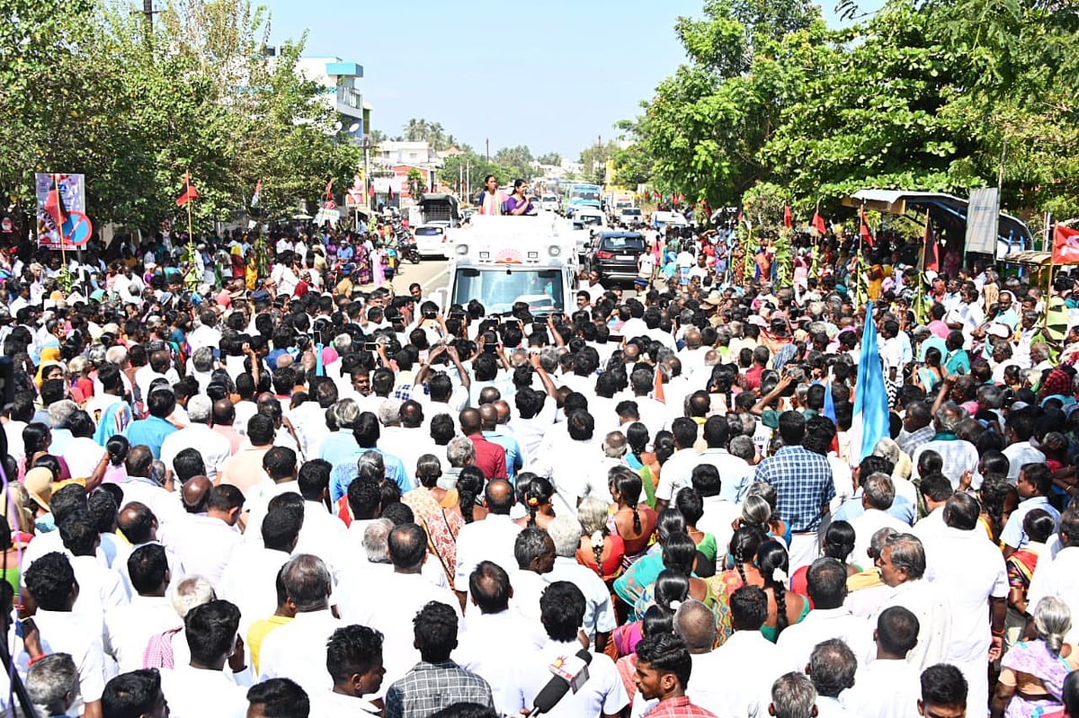”மக்களுக்கு ஒரு கஷ்டம் என்றால் எட்டிக்கூட பார்க்காதவர் மோடி” : கனிமொழி MP பேச்சு!