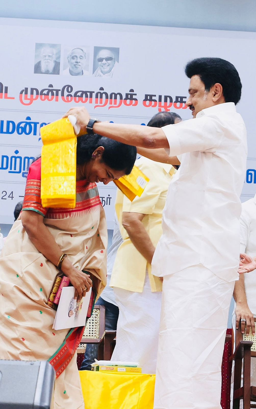 “மிகச்சிறந்த தேர்தல் அறிக்கை” - கனிமொழி எம்.பி-யின் குழுவுக்கு முதலமைச்சர் மு.க.ஸ்டாலின் பாராட்டு !