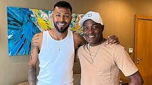 ஹர்திக் பாண்டியா இதனை செய்தால் மீண்டும் ரசிகர்கள் ஆதரவு கிடைக்கும் - பிரையன் லாரா கூறியது என்ன ?  