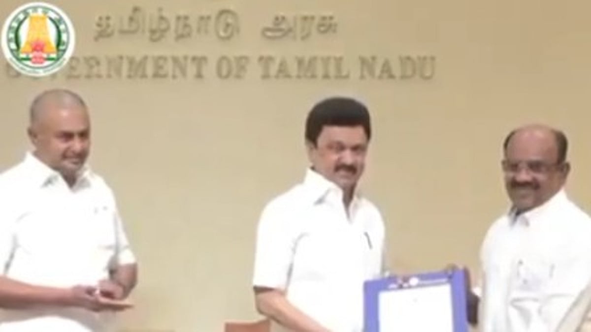 எழுத்தாளர்களை கொண்டாடும் அரசு : 10 எழுத்தாளர்களுக்கு  குடியிருப்பு ஆணைகள் வழங்கிய முதலமைச்சர்!