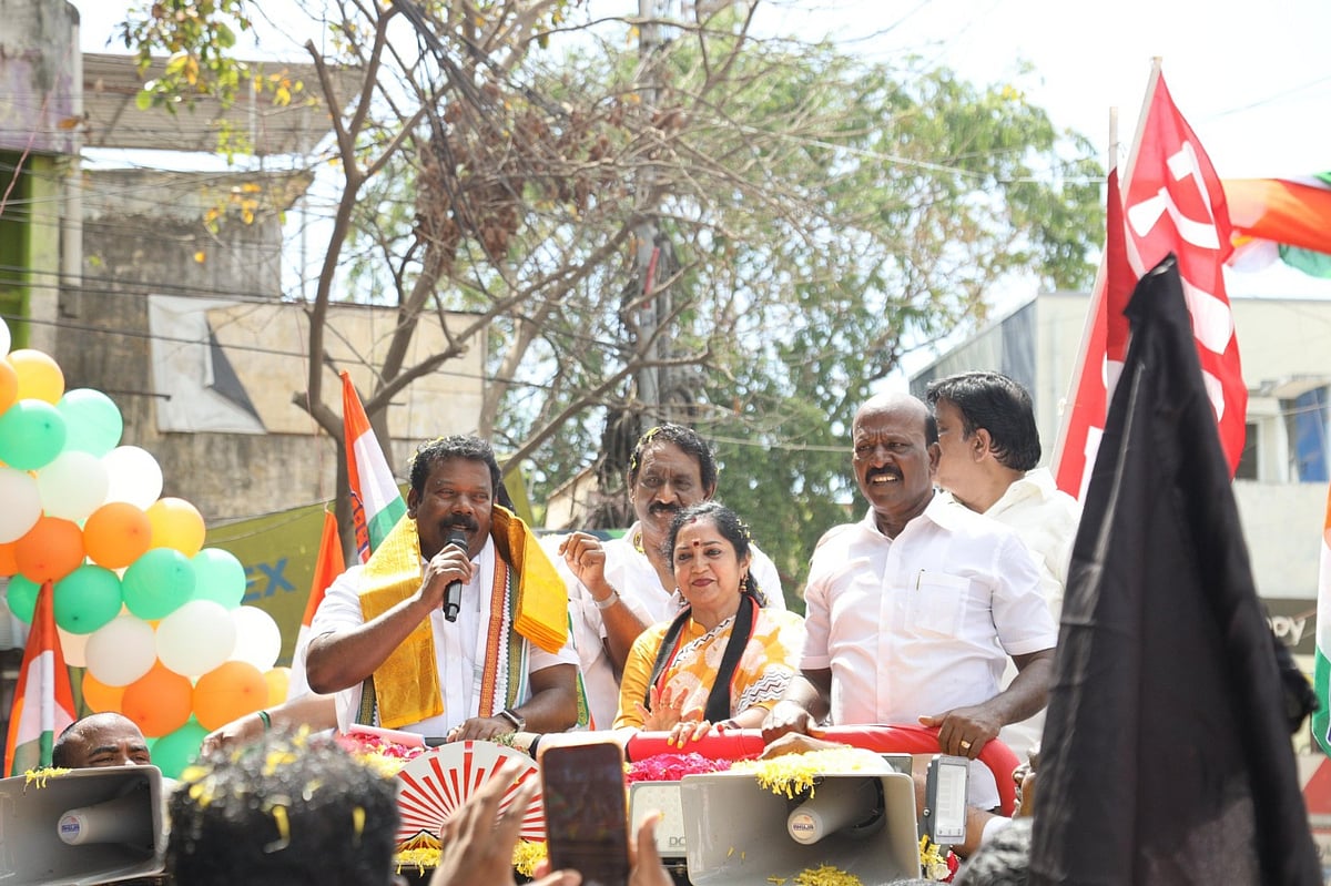 “தமிழ்நாட்டின் விரோதியும் துரோகியும் தனித்தனியாக நிற்கிறார்கள்” : செல்வப்பெருந்தகை கடும் விமர்சனம்!