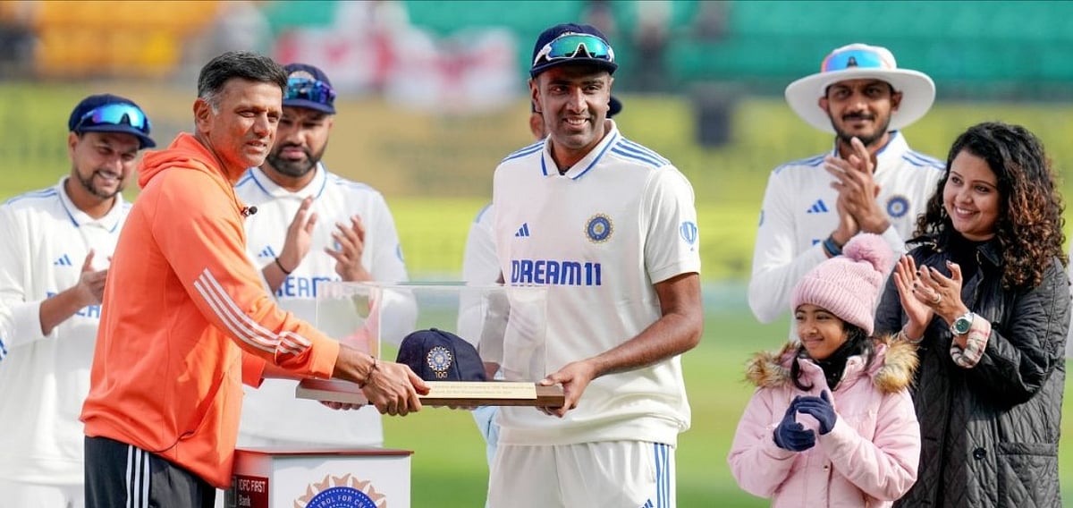 100 டெஸ்ட் போட்டிகள் : 13 ஆண்டுகளாக தொடரும் சகாப்தம்... சரித்திர சாதனை படைத்த தமிழ்நாடு வீரர் அஸ்வின் !