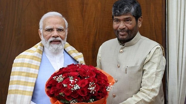 பீகார் : பா.ஜ.க கூட்டணியில் பிளவு - ஒன்றிய அமைச்சர் பதவியை ராஜினாமா செய்த RLJP தலைவர்!