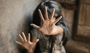 ராஜஸ்தான்: பாலியல் வன்கொடுமை செய்யப்பட்ட சிறுமி- பெயர் கெட்டுவிடும் என பள்ளியில் சேர்க்க மறுத்த நிர்வாகம்