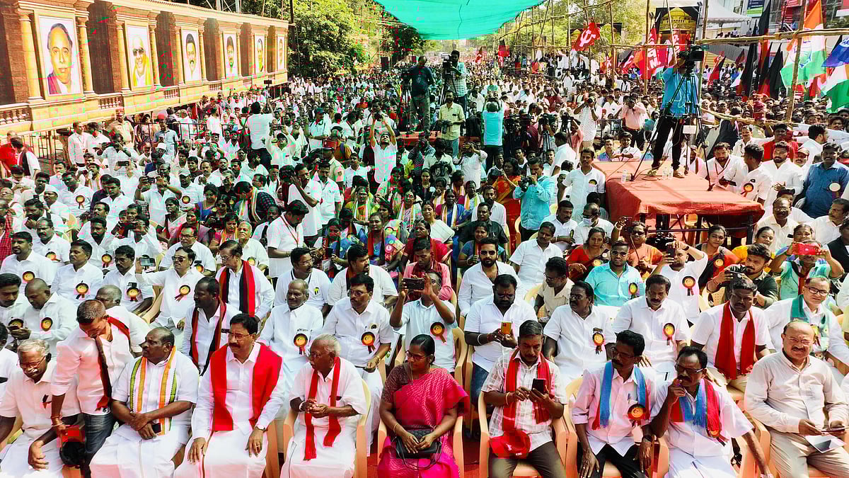 “முதல்வர் ரங்கசாமி ஆளுதான் உயரம்.. உயரத்துக்கு தகுந்த அறிவு?!” : புதுச்சேரியில் முதலமைச்சர் அனல் பேச்சு!