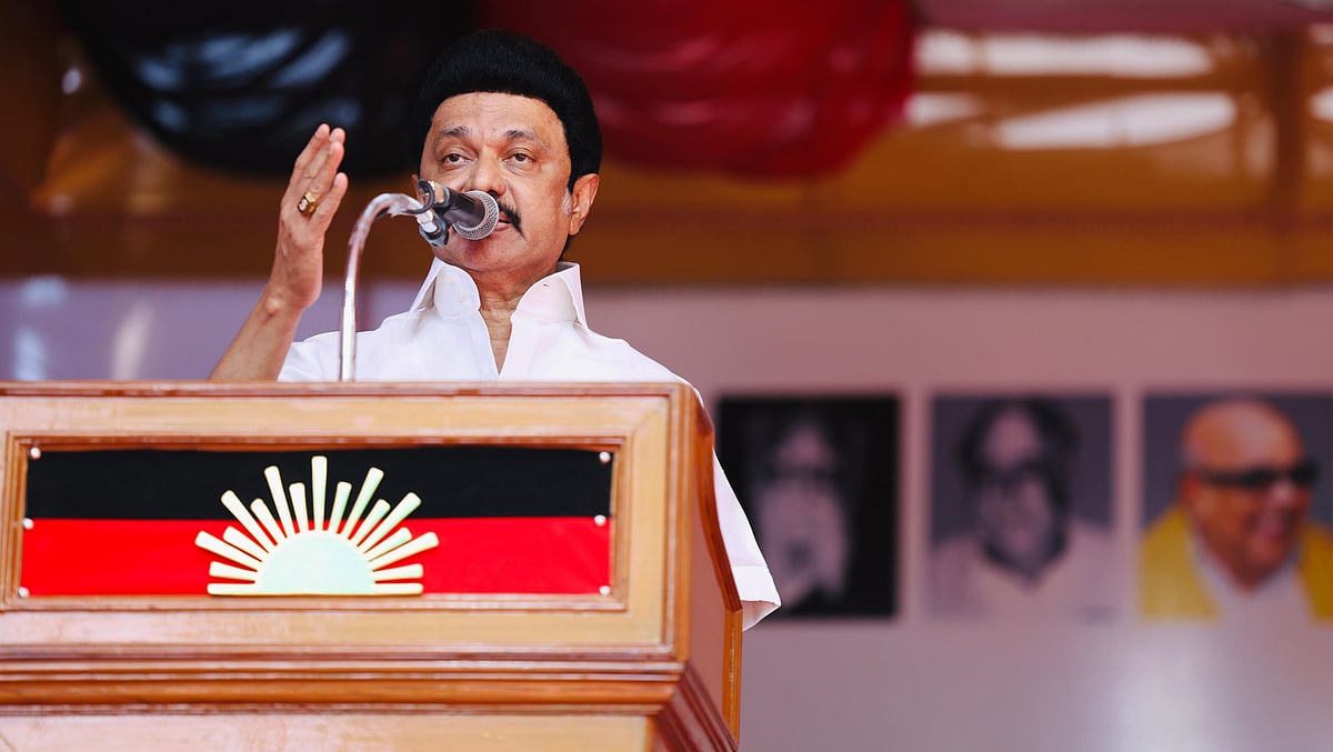 “முதல்வர் ரங்கசாமி ஆளுதான் உயரம்.. உயரத்துக்கு தகுந்த அறிவு?!” : புதுச்சேரியில் முதலமைச்சர் அனல் பேச்சு!