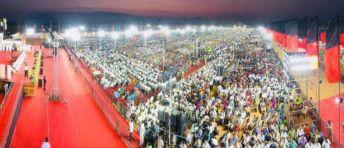 1,930 கிலோ மீட்டர் பயணம்... 2 கோடி மக்களைச் சந்தித்த முதலமைச்சர் மு.க.ஸ்டாலின் - புகைப்பட தொகுப்பு!