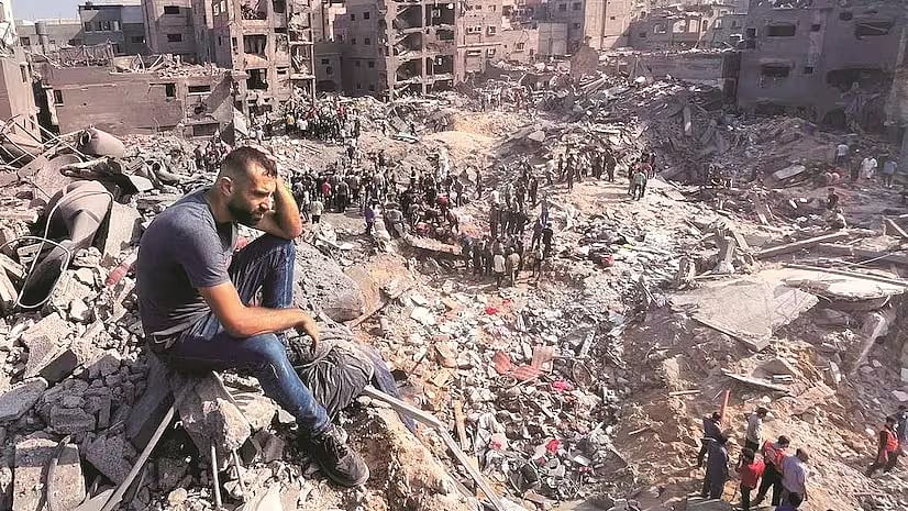 இஸ்ரேல் தாக்குதலில் தரைமட்டமான காசா:  கட்டட கழிவுகளை அகற்ற 14 ஆண்டுகள் தேவைப்படும் - ஐ.நா தகவல் ! 