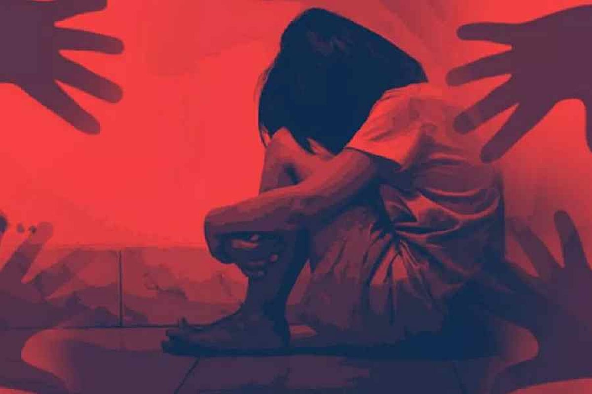 உ.பி : சிறுமியை பாலியல் வன்கொடுமை செய்த தாயின் நண்பர்... அம்மாவின் சம்மதத்தோடு நடந்த கொடூரம் ! 