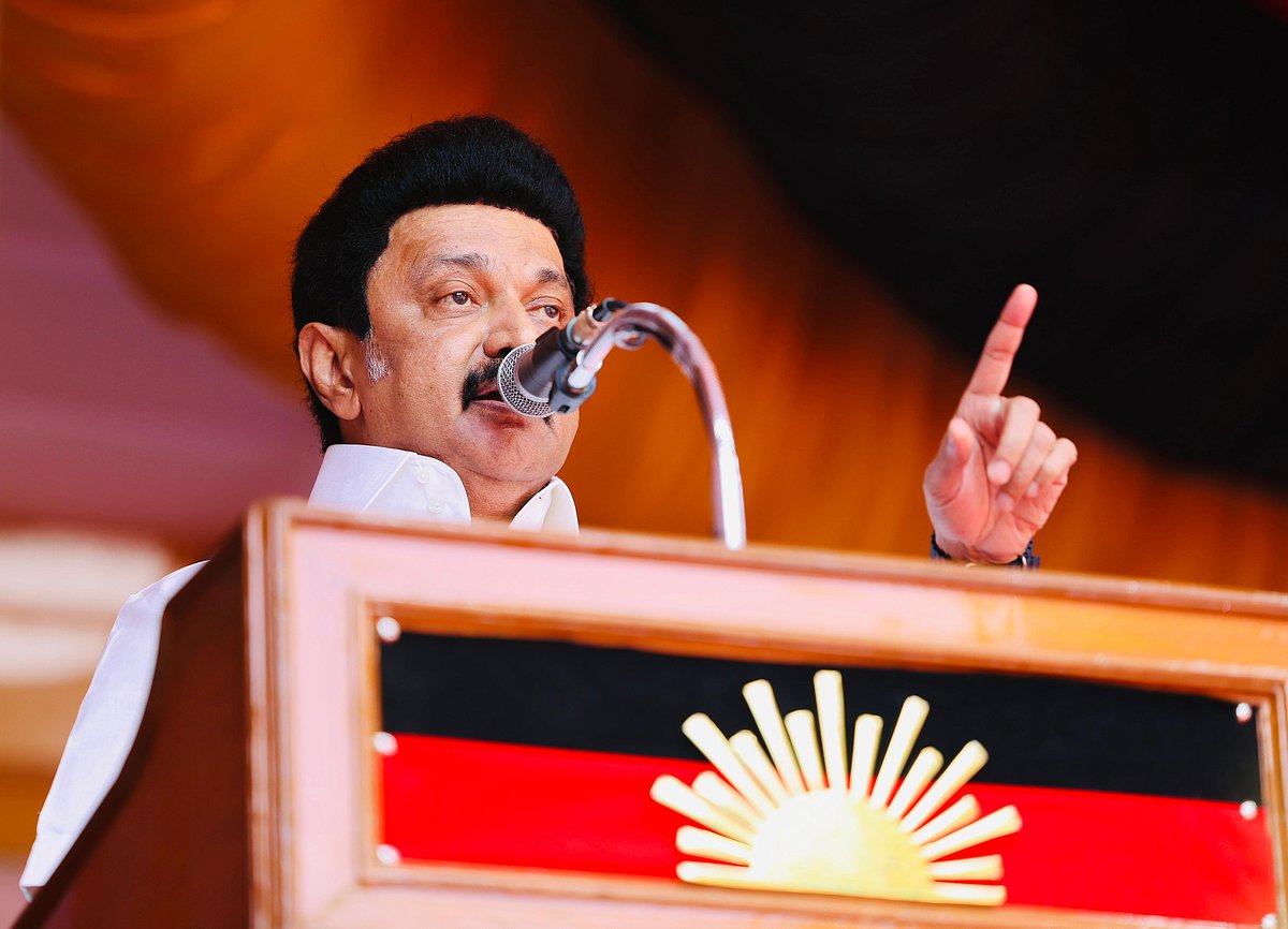 “முதல்வர் ரங்கசாமி ஆளுதான் உயரம்.. உயரத்துக்கு தகுந்த அறிவு?!” : புதுச்சேரியில் முதலமைச்சர் அனல் பேச்சு!