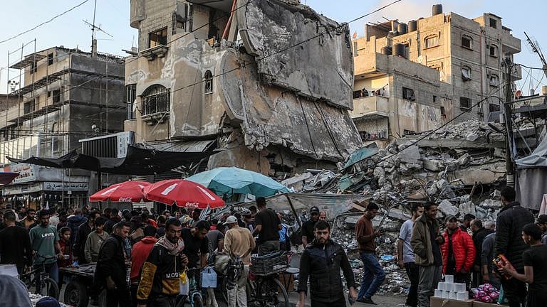 6 மாதங்களுக்கு பிறகு படைகளை திரும்பப்பெற்ற இஸ்ரேல்: 2 படைப்பிரிவுகள் காசாவில் இருக்கும் என்று அறிவிப்பு !