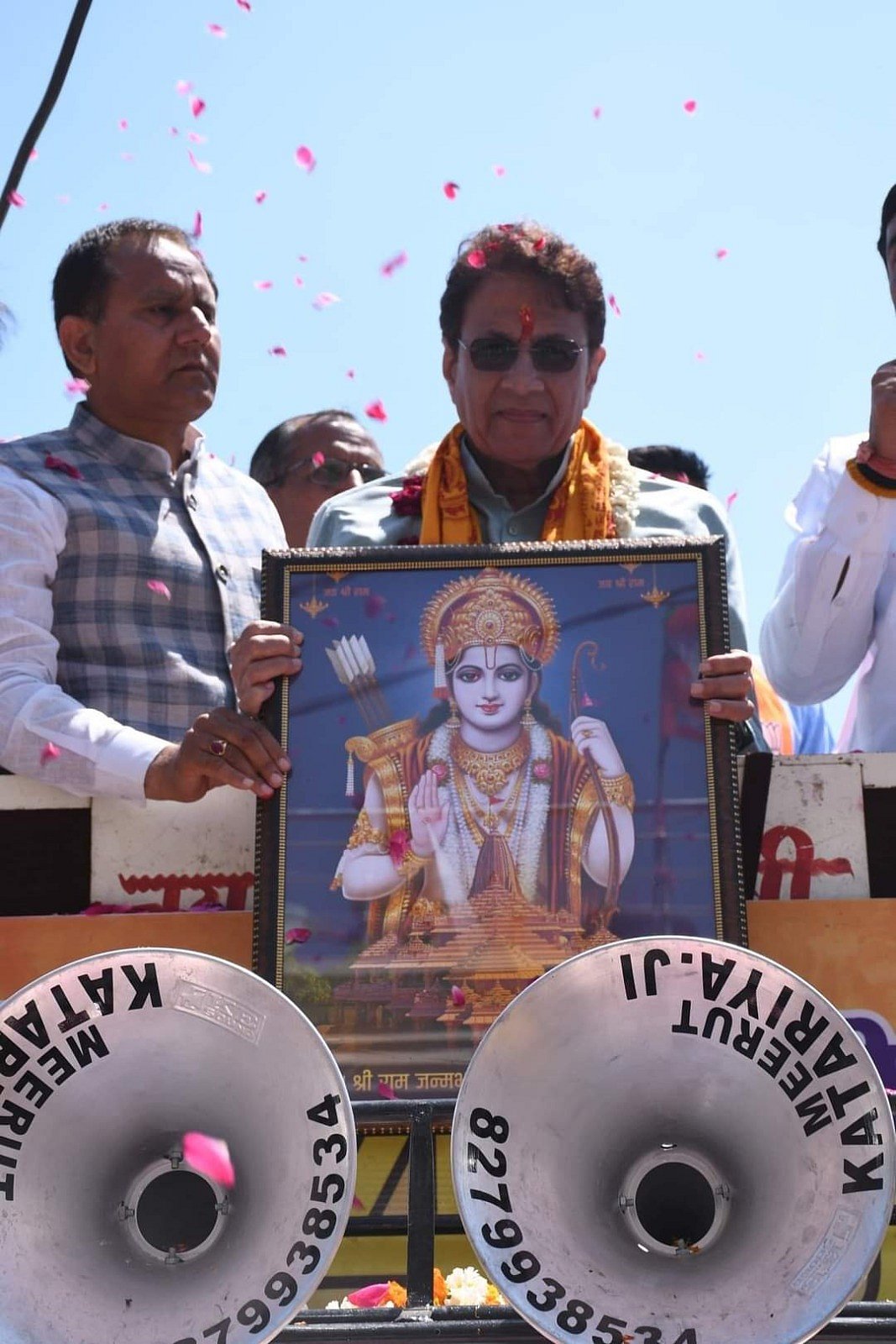 இராமர் படத்தை வைத்து பிரசாரம்: உபி பாஜக வேட்பாளருக்கு எதிராக புகார் - நடவடிக்கை எடுக்குமா தேர்தல் ஆணையம்?