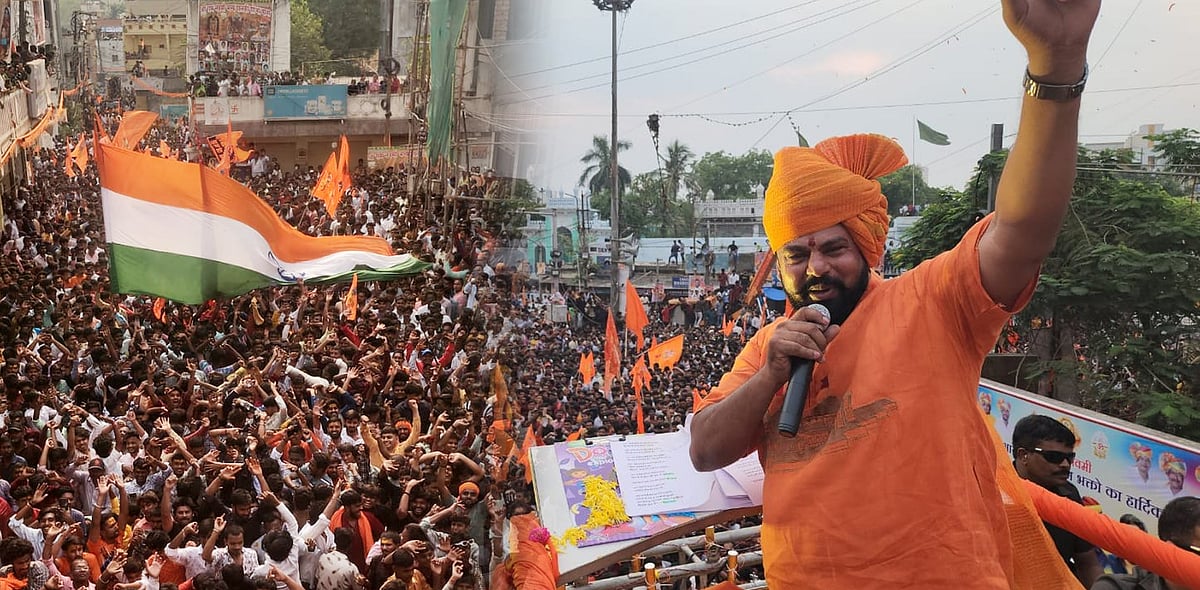 போலிசாரை மீறி தேசிய கோடியை பயன்படுத்தி மத பிரசாரம் : தெலங்கானா பாஜக MLA-க்கு குவியும் கண்டனங்கள் !