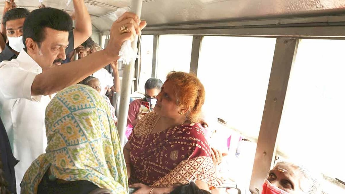 சுதந்திர உணர்வுடன் பயணங்களை மேற்கொள்ளும் பெண்கள் : விடியல் பயணத் திட்டத்தை பாராட்டிய THE HINDU !