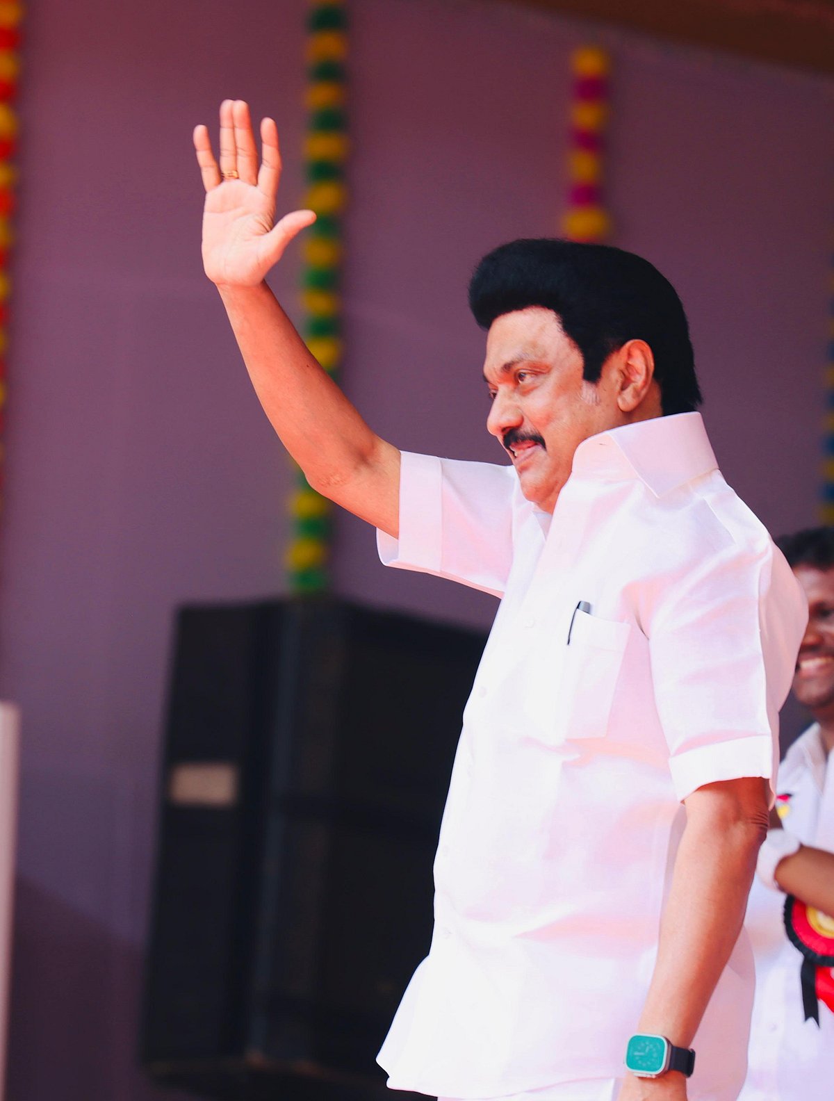 “முதல்வர் ரங்கசாமி ஆளுதான் உயரம்.. உயரத்துக்கு தகுந்த அறிவு?!” : புதுச்சேரியில் முதலமைச்சர் அனல் பேச்சு!