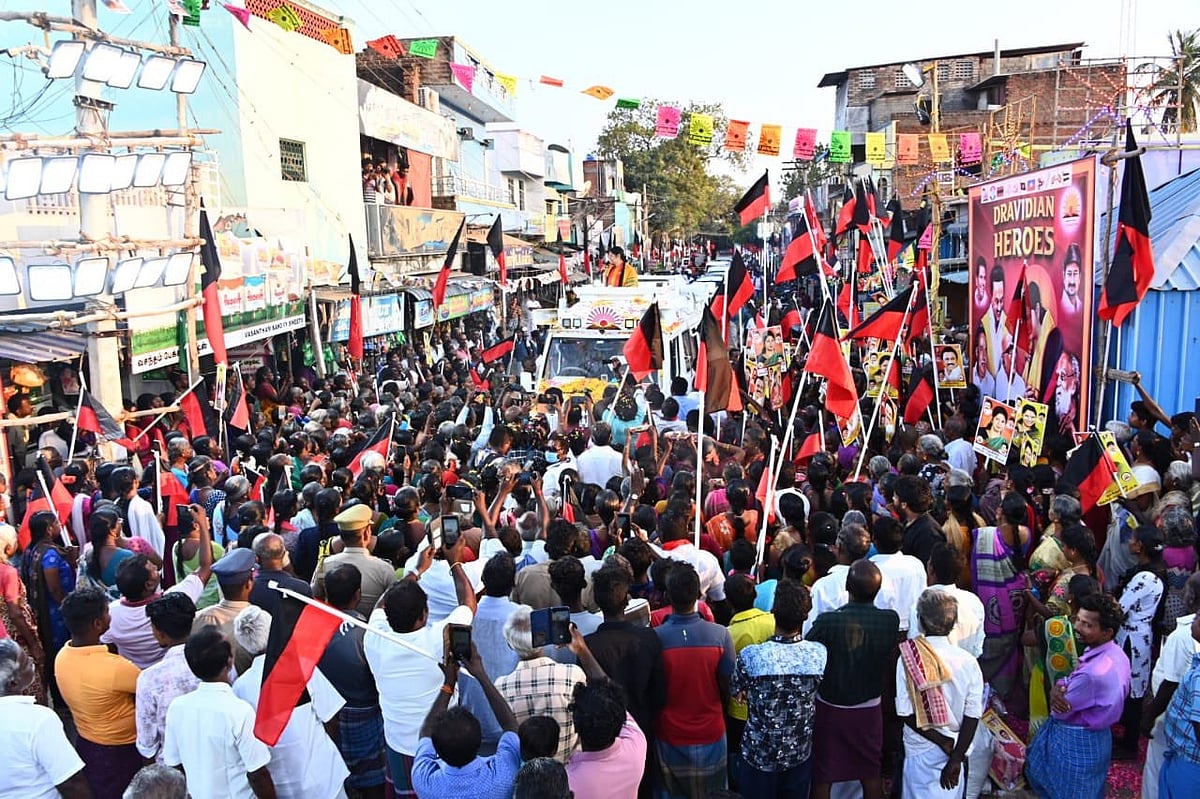 Fact Check : கனிமொழி குறித்து போலி செய்தி பரப்பி வரும் அதிமுக, பாஜக நிர்வாகிகள் !