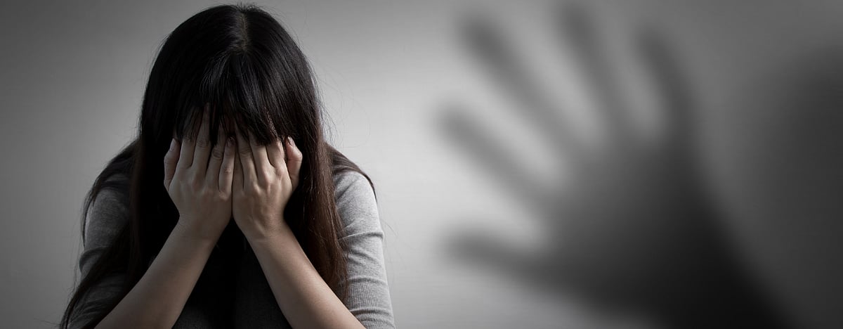 செயலி மூலம் பெண் ஆசிரியர் போல குரலை மாற்றி பேசி மோசடி : வன்கொடுமை செய்யப்பட்ட மாணவிகள் !