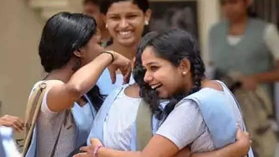 #10thResult - முதல் மூன்று இடம் பிடித்த மாவட்டம் எது? : முழு விவரம் இதோ!