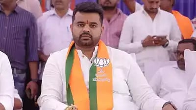 இந்தியா வந்ததும் கைது செய்யப்படுவாரா பிரஜ்வல் ரேவண்ணா ? - கர்நாடக அமைச்சரின் பதில் என்ன ?