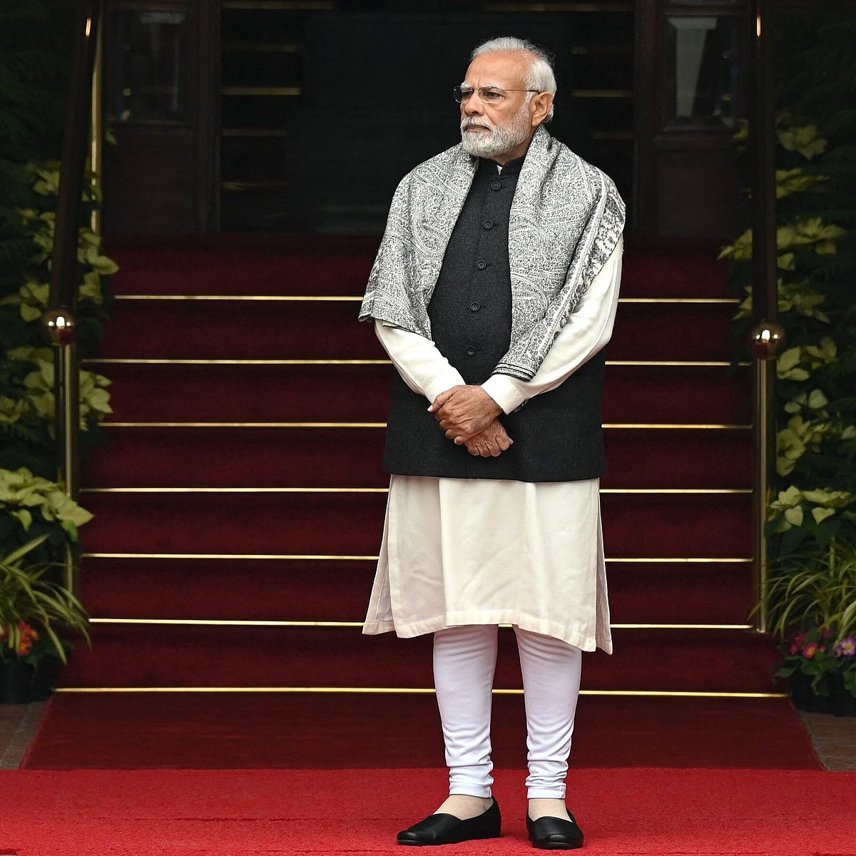 மோடி என்கிற போலி பிம்பத்தை உருவாக்கும் பா.ஜ.க.வினர்! : உருவாவது உண்மை தானா?