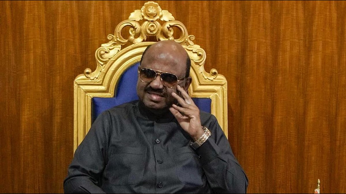 மேற்கு வங்க ஆளுநர் மீதான பாலியல் புகார் : 8 பேர் கொண்ட குழுவை அமைத்து கொல்கத்தா போலீஸ் உத்தரவு ! 