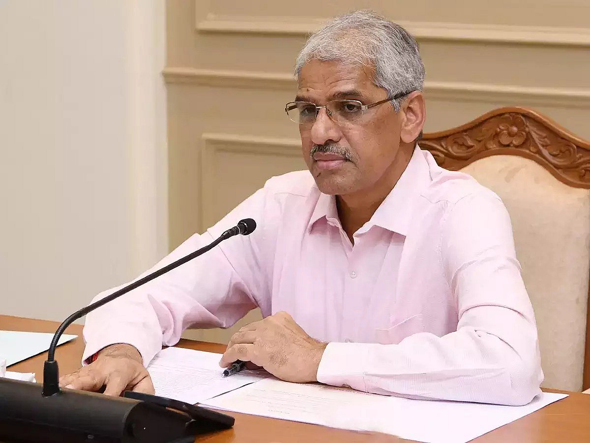 அனைத்து பள்ளிகளிலும் சிறப்பு வகுப்பு எடுக்கக் கூடாது - மாவட்ட ஆட்சியர்களுக்கு தலைமைச் செயலாளர் உத்தரவு !