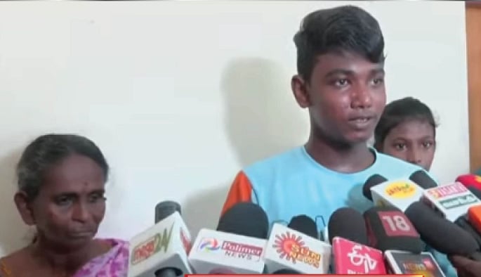 சாதிய வன்கொடுமைக்கு சாட்டையடி : +2 தேர்வில் நாங்குநேரி மாணவர் சாதனை!