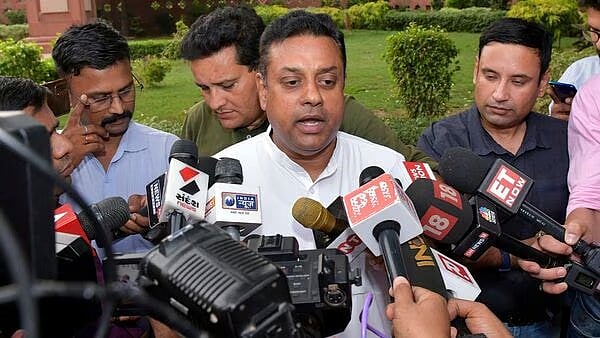 “அந்த கடவுளே எங்க மோடியின் பக்தர்தான்...” - எல்லை மீறிய பாஜக வேட்பாளருக்கு குவியும் கண்டனம் !