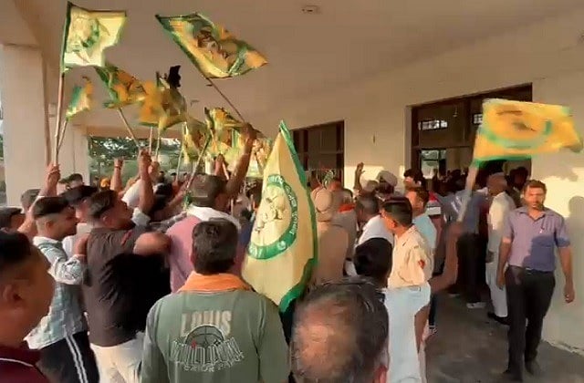 பிரசாரம் செய்ய வந்த பாஜக வேட்பாளர் விரட்டியடிப்பு - பஞ்சாபில் தொடரும் விவசாயிகள் போராட்டம் !