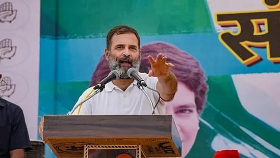 மோடி விதவிதமாக அணியும் விலையுயர்ந்த கோர்ட், காலணிகளை வாங்கி தருவது யார் ? - ராகுல் காந்தி கேள்வி ! 