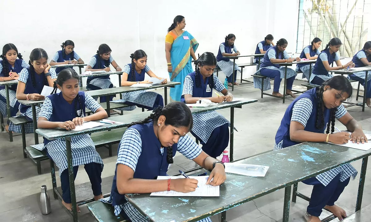 12-ம் வகுப்பு பொதுத் தேர்வு : தேர்ச்சி பெற்ற டாப் 3 மாவட்டங்கள் - பட்டியல் இதோ !