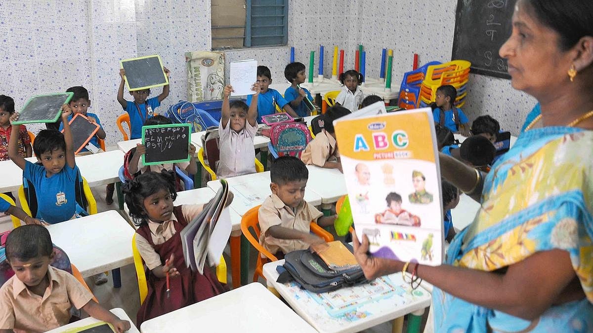 கல்வித்துறை முன்னேற்றத்தில் இந்தியாவுக்கே எடுத்துக்காட்டு தமிழ்நாடு... பட்டியலை வெளியிட்டு பாராட்டு!