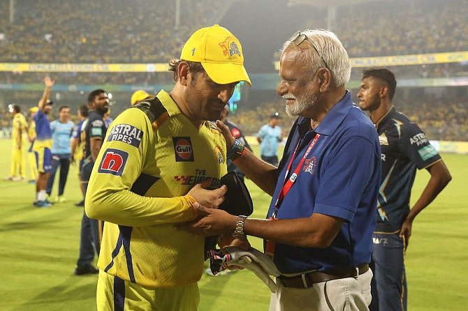 "அவர் அடுத்த சீசனுக்கும் வருவார், வந்து விளையாடுவார்" -  தோனியின் ஓய்வு குறித்து CSK CEO கூறியது என்ன ? 