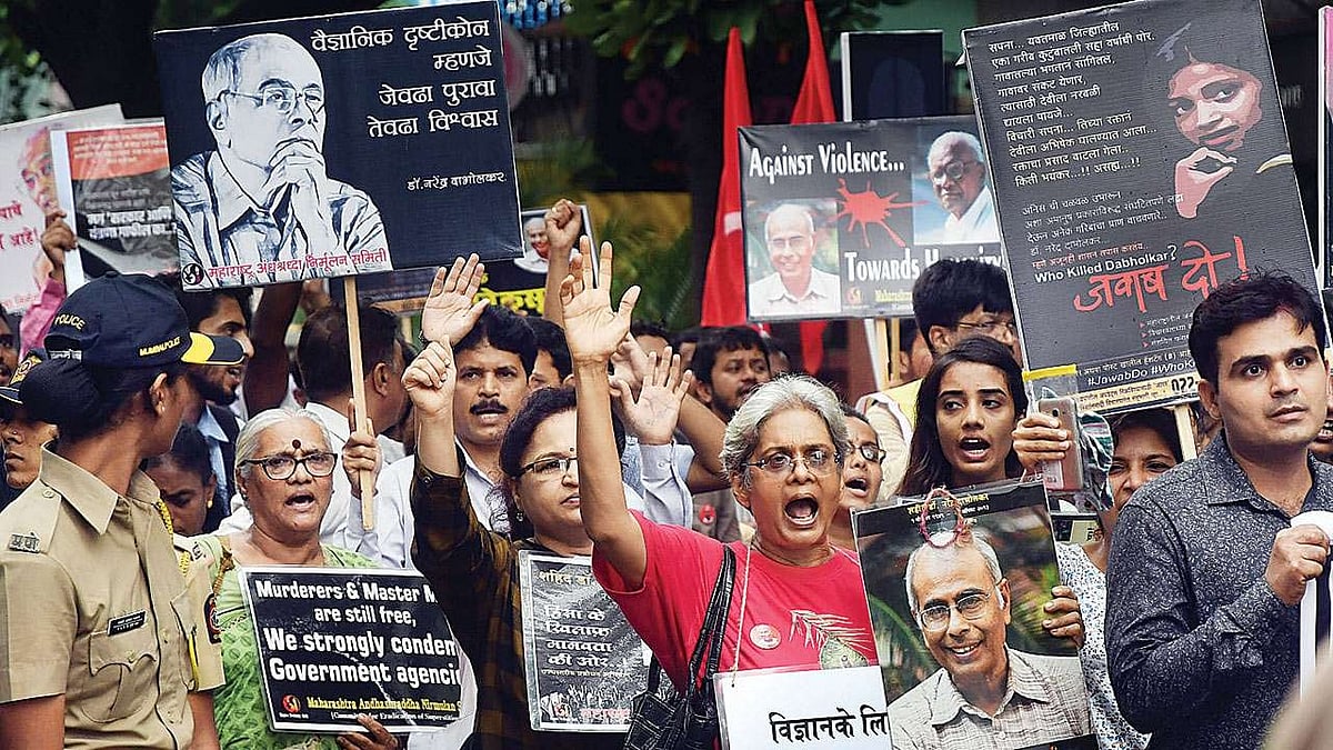 நரேந்திர தபோல்கர் கொலை வழக்கு : 11 ஆண்டுகளுக்கு பிறகு நீதிமன்றம் அதிரடி தீர்ப்பு - முழு விவரம் !
