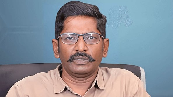 பெண் காவலர்கள் குறித்து அவதூறு பேச்சு : youtuber சவுக்கு சங்கர் கைது!