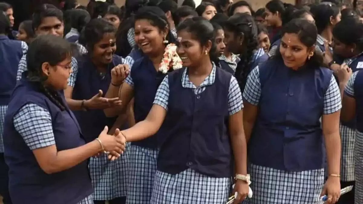+2 தேர்வு : எந்தெந்த மாவட்டங்கள் எத்தனை சதவீதம் தேர்ச்சி? - புள்ளி விவரங்களோடு பட்டியல் வெளியீடு !