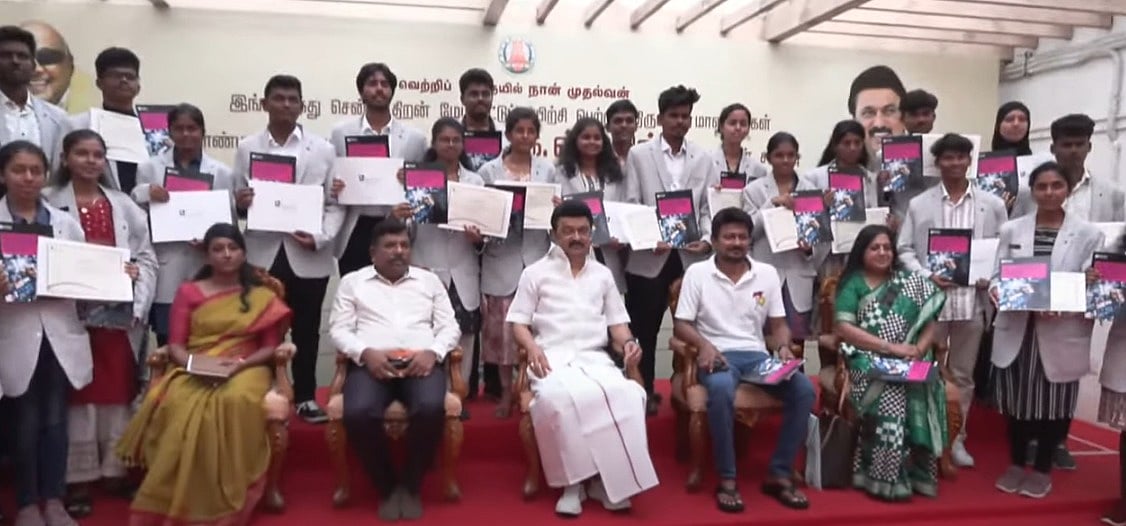 'நான் முதல்வன்' திட்டம் : இங்கிலாந்தில் பயிற்சி... முதல்வரை சந்தித்து வாழ்த்து பெற்ற 25 மாணவர்கள் !