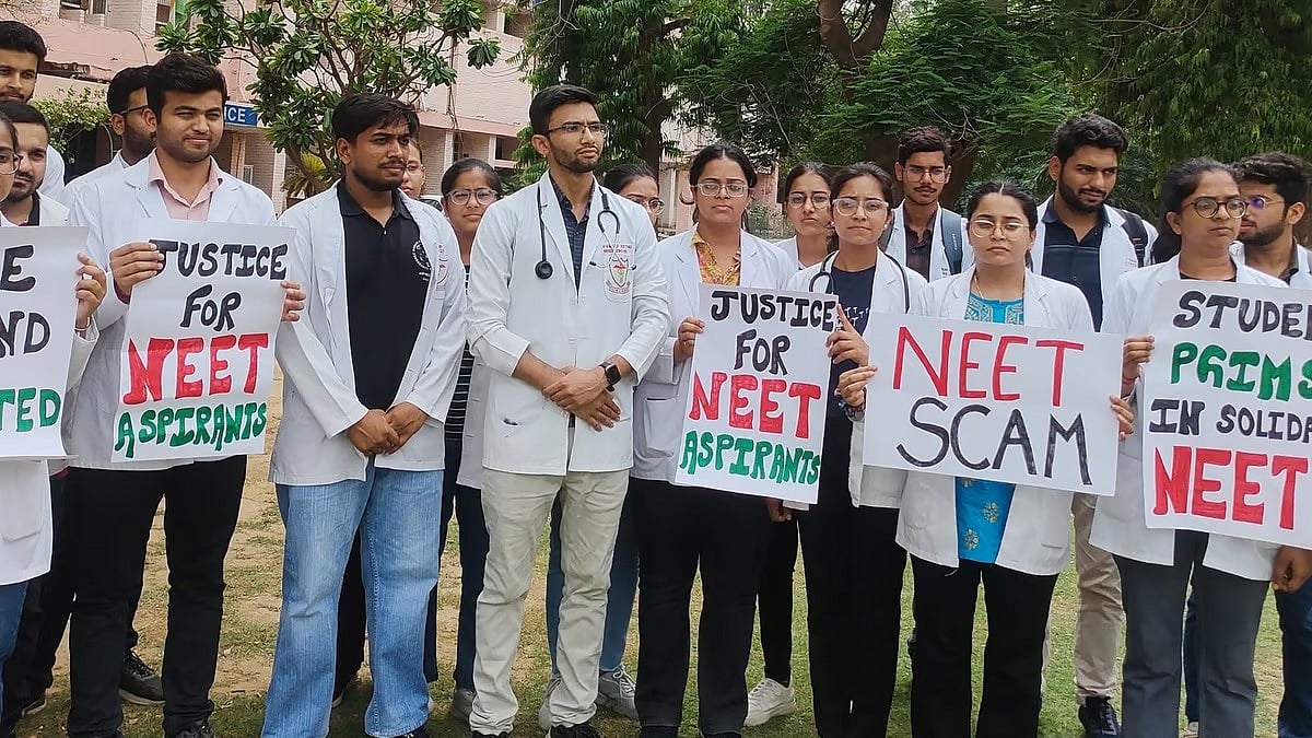 நீட் கேள்வித்தாள் கசிவு: பழுதான டிஜிட்டல் பூட்டு வழியாக நடைபெற்ற மோசடி... விசாரணையில் அதிர்ச்சி தகவல்கள்!