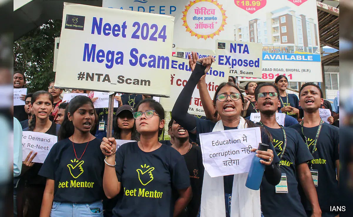 தேர்வுக்கு முன்னரே கசிந்த நீட் வினாத்தாள் : ஆதாரத்தை வெளியிட்ட பீகார் போலீசார்... சிக்கலில் ஒன்றிய அரசு !