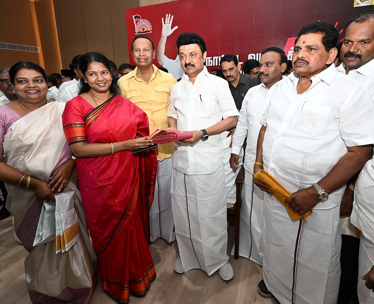 நாடாளுமன்றத்தில் திமுக முன்னணிப் படையாகத் திகழும்: MPக்கள் கூட்டத்தில் நிறைவேற்றப்பட்ட தீர்மானங்கள் என்ன?