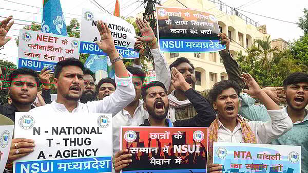 நீட் வினாதாள் வெளியான விவகாரம் : மேலும் 7 பேர் கைது... 20 ஆக உயர்ந்த கைது எண்ணிக்கை !