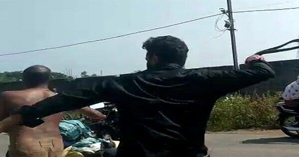 மாட்டிறைச்சி வைத்ததாக கூறி கொடூரமாக தாக்கிய கும்பல் : பாலத்தில் இருந்து தூக்கிவீசி கொலை செய்த கொடூரம் !