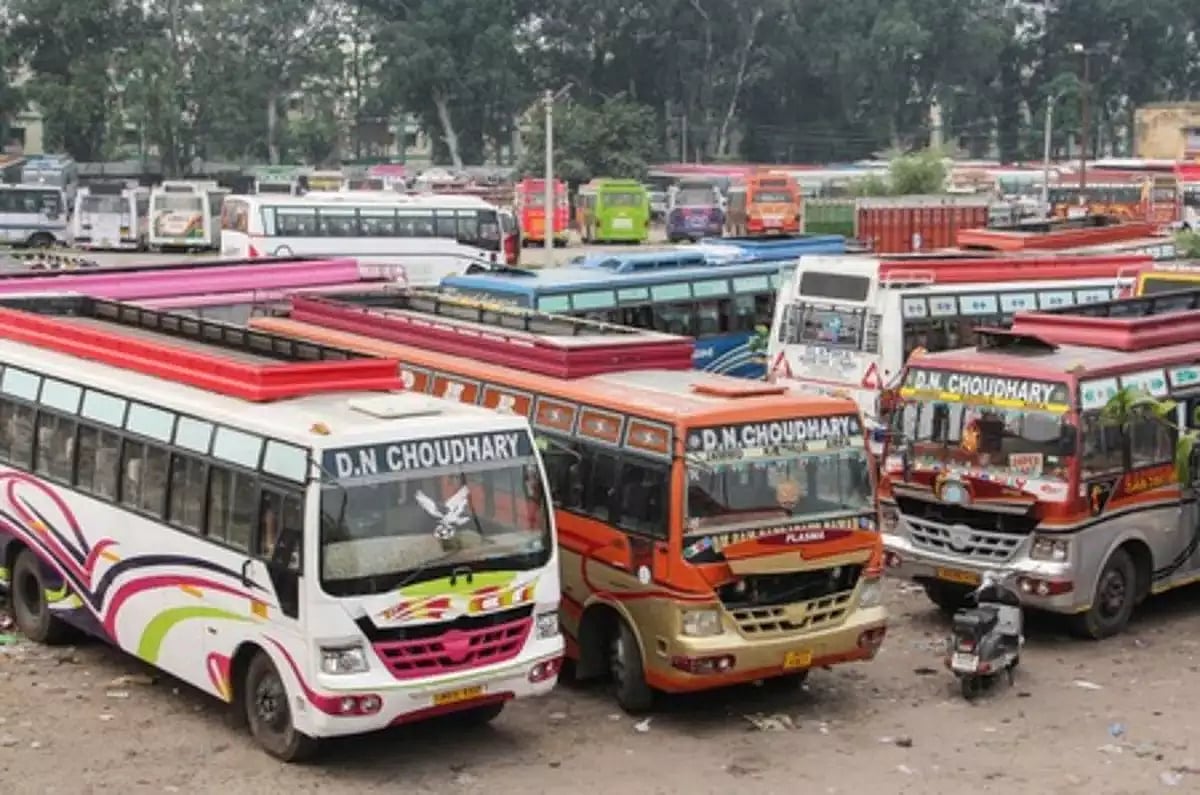 விதி மீறலில் ஈடுபடும் அகில இந்திய சுற்றுலா  அனுமதி பெற்ற பேருந்துகள் : போக்குவரத்து ஆணையர் எச்சரிக்கை !